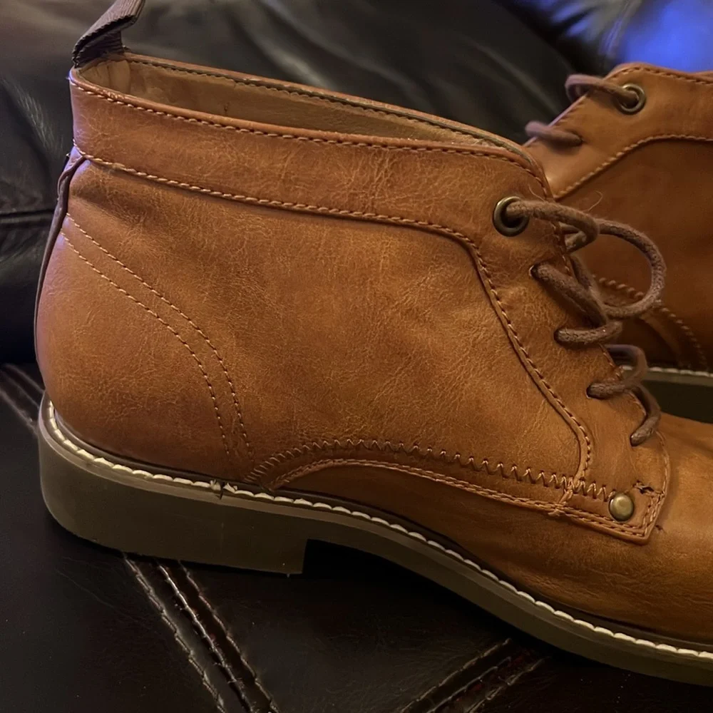 GUESS men’s leath ankle shoes - Picture 7 of 8